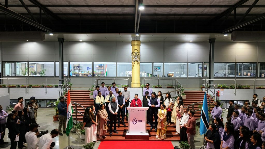 Bogolo Kenewendo Visit HK Surat facility welcome