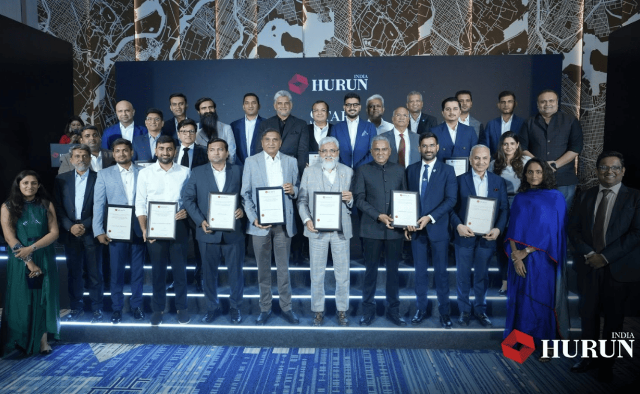 Group photo of entrepreneurs and business leaders at the Hurun Stars of Gujarat Awards